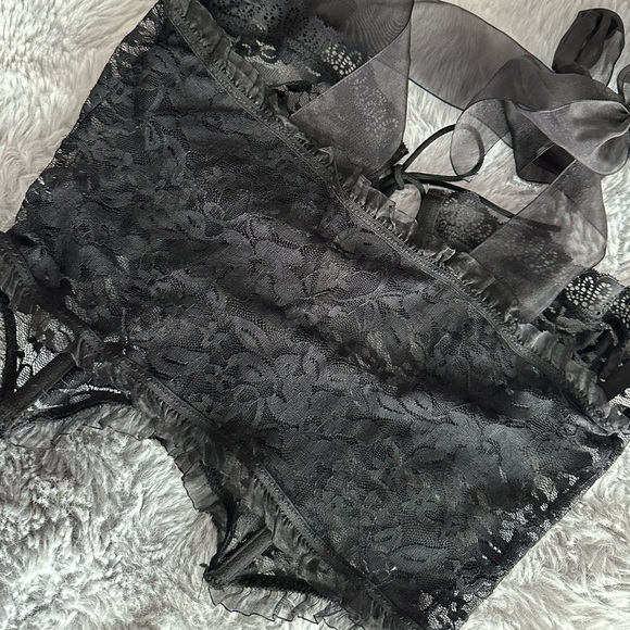 Black Lace Corset Top with Tie Straps. Coquette Victorian Rococo - Picture 5 of 5